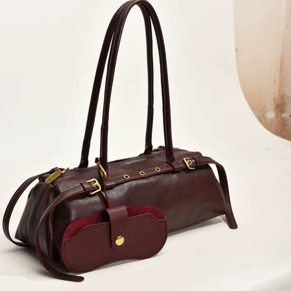 Handbags - Elegant Burgundy Handbag